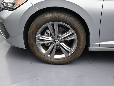 Used 2024 Volkswagen Jetta SE image 10