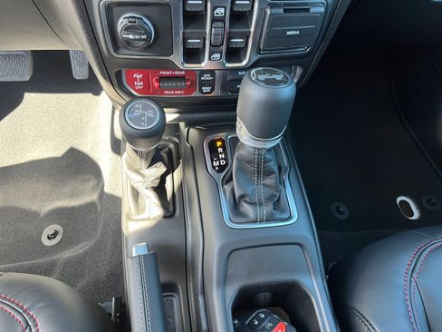 Used 2026 Jeep Wrangler Unlimited Rubicon image 26