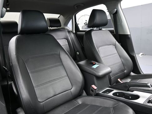 Used 2019 Volkswagen Passat 2.0T Wolfsburg image 40