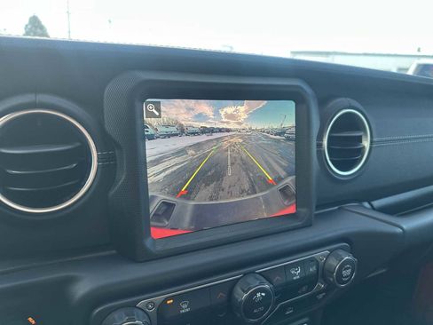 Certified 2020 Jeep Gladiator Overland image 22