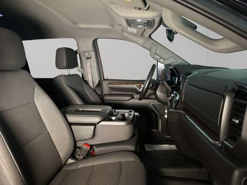 Used 2024 GMC Sierra 2500 SLE w/ SLE Value Package; image 19