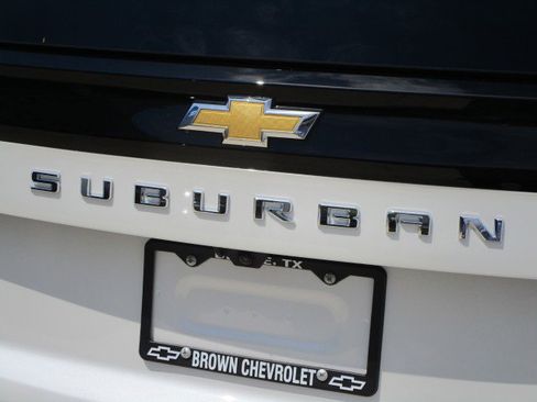 New 2025 Chevrolet Suburban Premier w/ Sun And Tow Package image 9