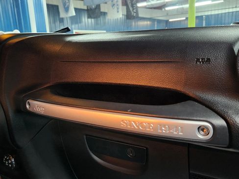 Used 2015 Jeep Wrangler Unlimited Sahara w/ Dual Top Group image 16