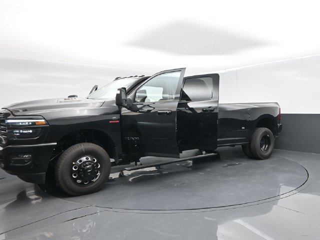 New 2026 RAM 3500 Laramie AWD/4WD image 63