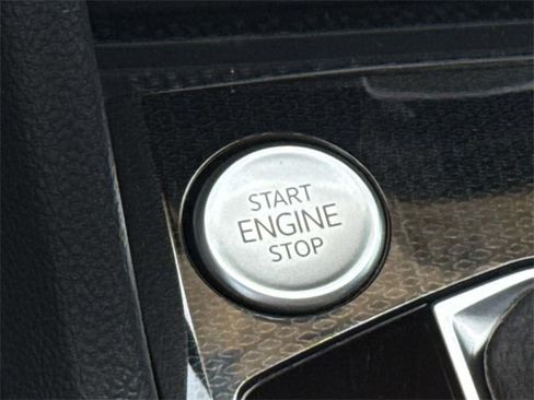 New 2025 Volkswagen Taos SE image 16