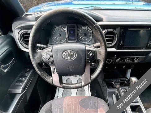 Used 2016 Toyota Tacoma TRD Sport w/ Towing Package AWD/4WD image 5