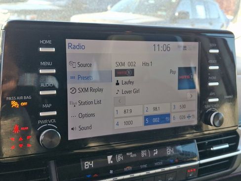 Used 2022 Toyota Sienna XLE image 20