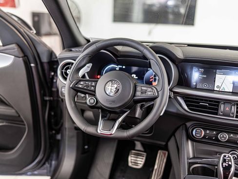 New 2025 Alfa Romeo Stelvio Sprint image 38