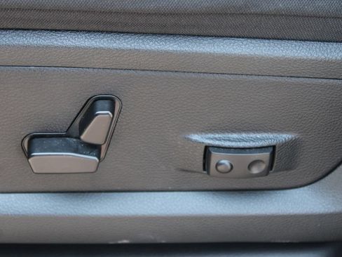 Used 2024 RAM 2500 Big Horn w/ Night Edition AWD/4WD image 26