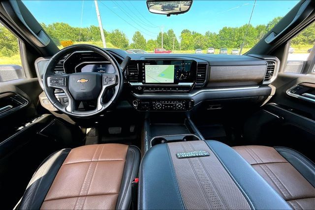 Used 2024 Chevrolet Silverado 2500 High Country w/ High Country Premium Package AWD/4WD image 8
