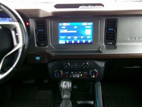 Used 2022 Ford Bronco Outer Banks AWD/4WD image 15