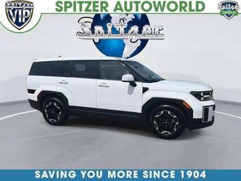 Used 2025 Hyundai Santa Fe SE AWD/4WD image 2