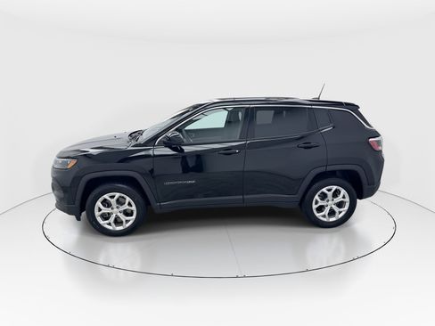 Used 2024 Jeep Compass Sport image 5
