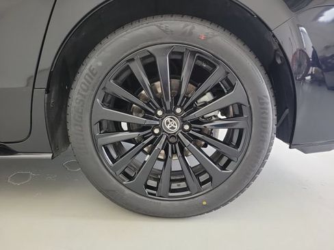 Used 2025 Toyota Sienna XSE FWD image 13