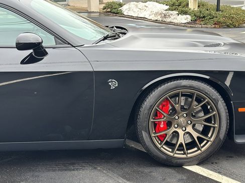 Used 2016 Dodge Challenger SRT Hellcat image 10