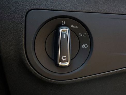 Used 2024 Volkswagen Tiguan SE R-Line image 36