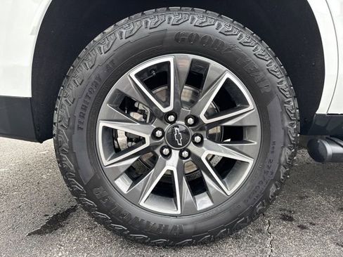 Used 2024 Chevrolet Tahoe Z71 w/ Luxury Package image 6