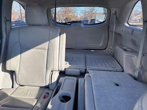 Used 2017 Toyota Highlander XLE image 12