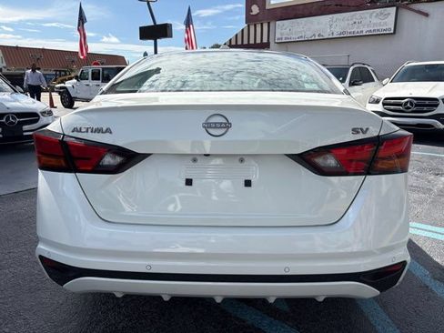 Used 2023 Nissan Altima 2.5 SV FWD image 12