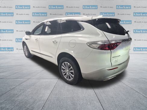 Used 2023 Buick Enclave Essence image 10