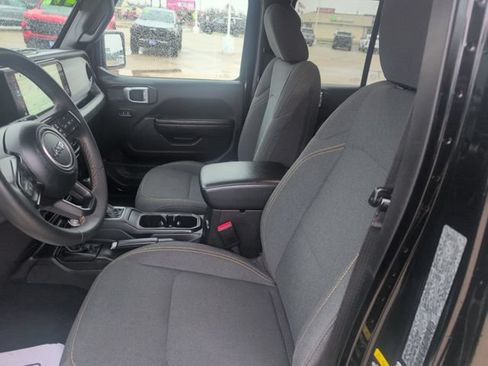 Used 2024 Jeep Wrangler Unlimited Sport AWD/4WD image 10