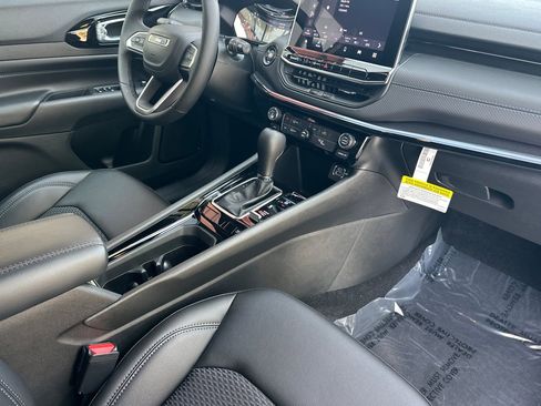 New 2026 Jeep Compass Latitude AWD/4WD image 15