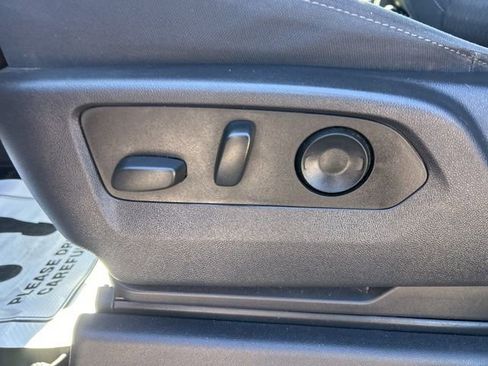 Used 2024 Chevrolet Silverado 2500 Custom w/ Custom Convenience Package image 16