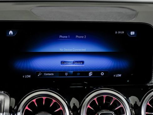 Used 2023 Mercedes-Benz GLB 250 4MATIC w/ Premium Package image 34