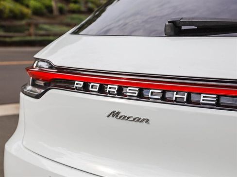 Used 2020 Porsche Macan AWD/4WD image 15