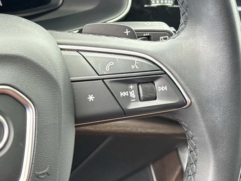 Used 2022 Audi Q8 Premium w/ Convenience Package AWD/4WD image 24