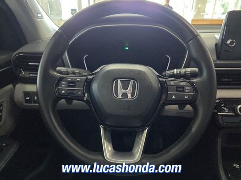 Used 2025 Honda Pilot Touring image 10