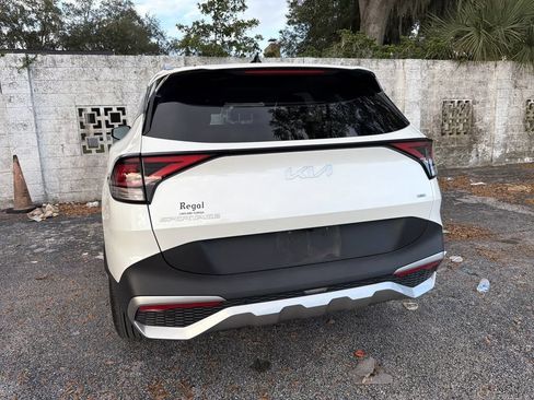 Certified 2024 Kia Sportage EX AWD/4WD image 9