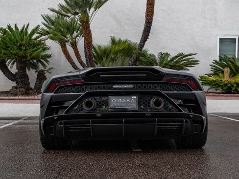 Used 2024 Lamborghini Huracan EVO image 4