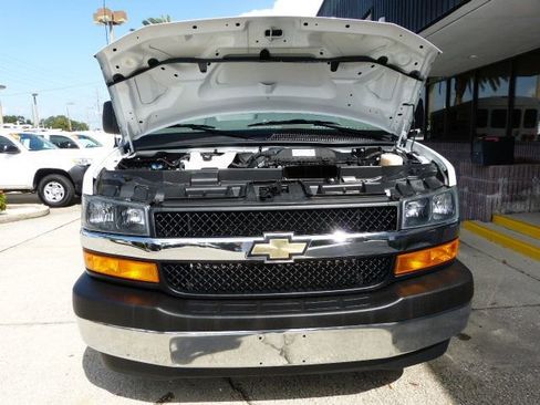 Used 2023 Chevrolet Express 2500 w/ Driver Convenience Package image 8