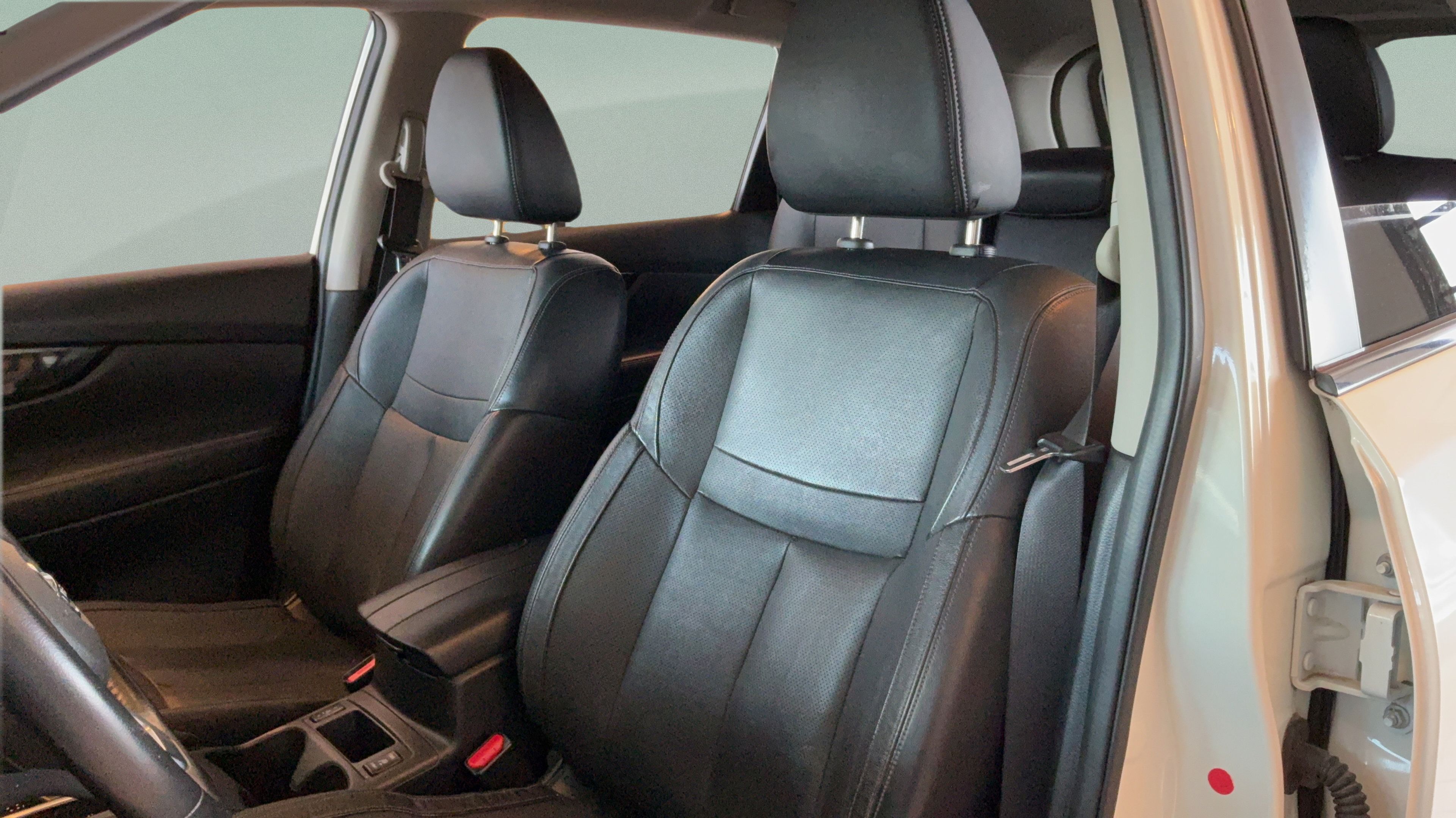 Used 2017 Nissan Rogue SL AWD/4WD image 25