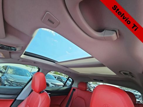 Used 2019 Alfa Romeo Stelvio Ti AWD/4WD image 27
