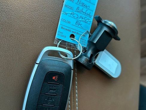 Used 2023 Nissan Pathfinder Platinum w/ Cargo Package image 61