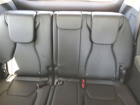 New 2026 Kia Carnival EX image 22