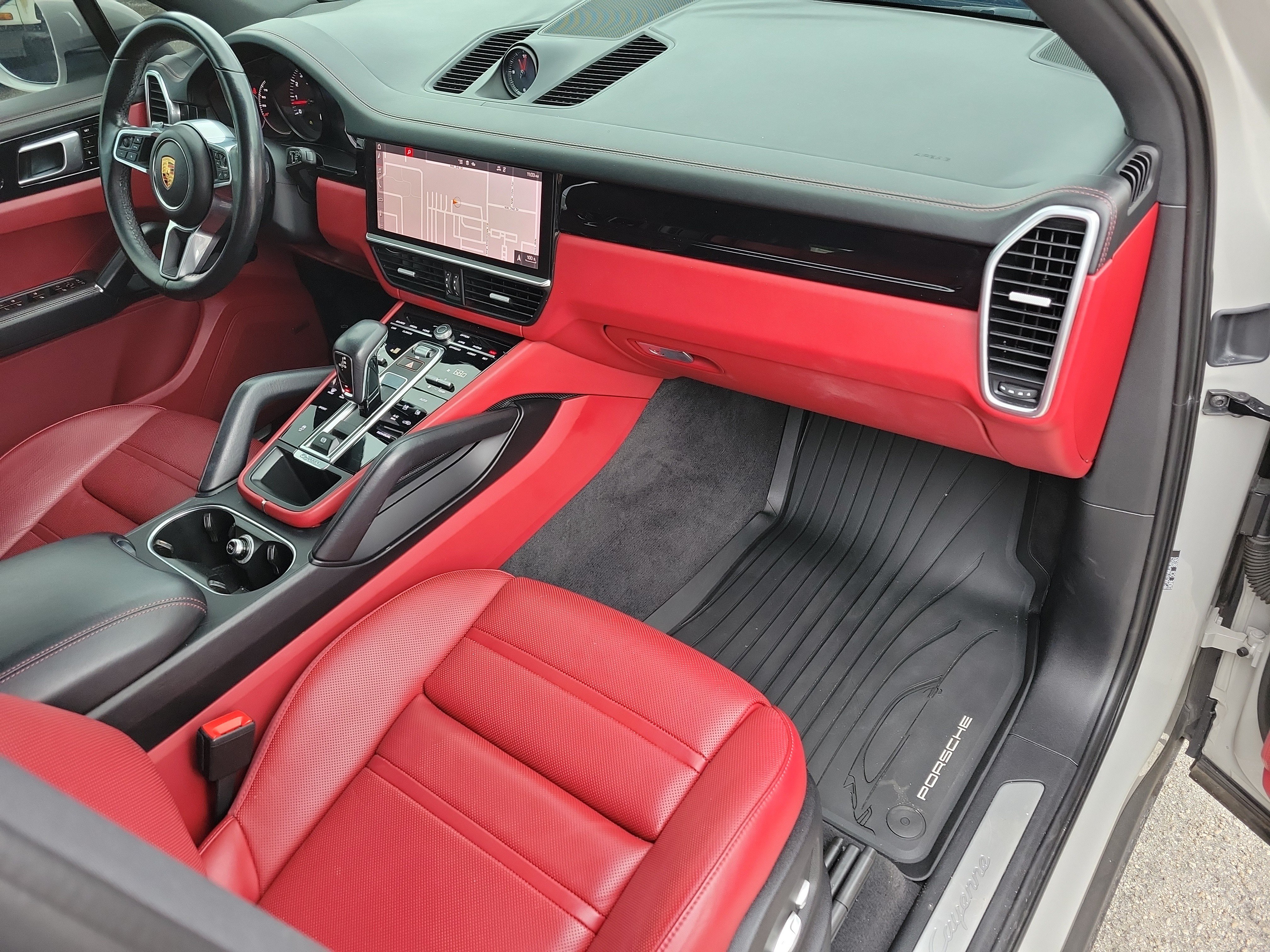 Used 2021 Porsche Cayenne AWD/4WD image 10
