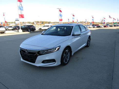 Used 2020 Honda Accord EX image 1