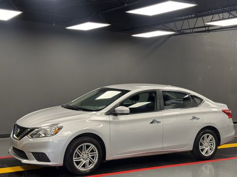 Used 2016 Nissan Sentra SV FWD image 1