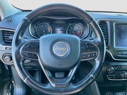 Used 2019 Jeep Cherokee Trailhawk image 11