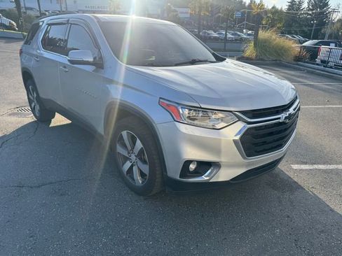 Used 2020 Chevrolet Traverse LT w/ LT Premium Package image 1