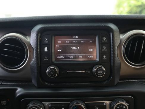 Used 2020 Jeep Wrangler Sport AWD/4WD image 25