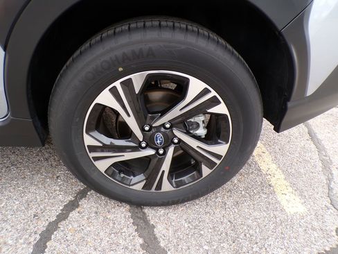 Used 2025 Subaru Crosstrek 2.0i Premium AWD/4WD image 9