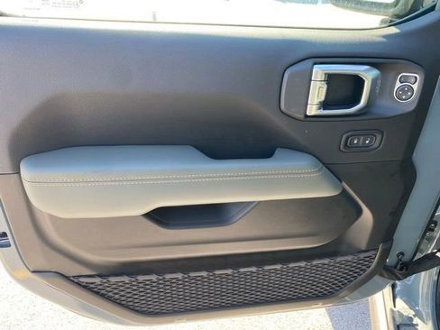 New 2026 Jeep Gladiator Mojave image 12