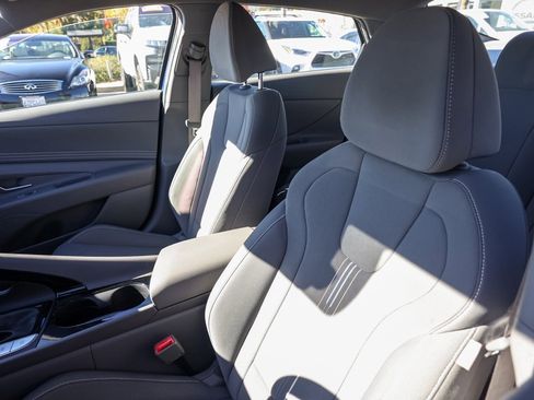 Used 2023 Hyundai Elantra SEL w/ Convenience Package image 15