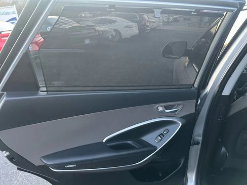 Used 2017 Hyundai Santa Fe FWD image 28