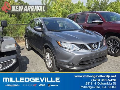 Used 2018 Nissan Rogue Sport S w/ S Appearance Package FWD image 1