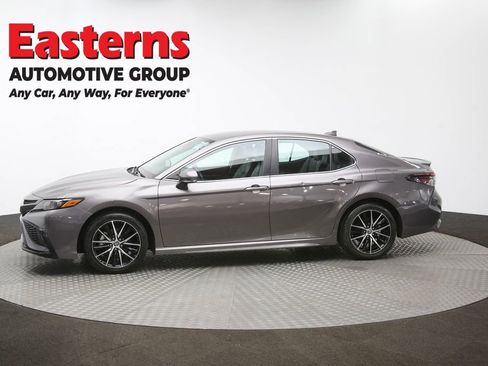 Used 2024 Toyota Camry SE image 58